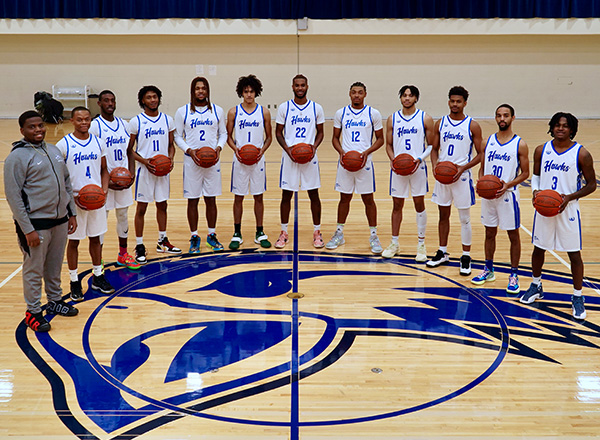 Hawks Basketball team photo.