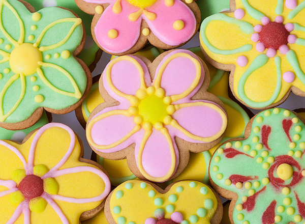 Colorful daisy sugar cookies.