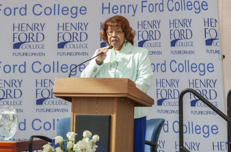 Dr. Brenda Hildreth chaired the event and led the Luncheon Planning Committee. 