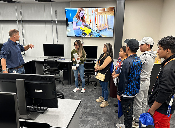 Chad Richert talks about HFC's architecture curriculum to potential students. 