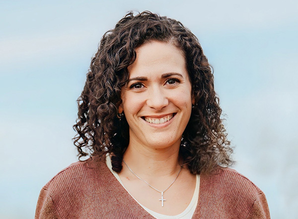 A headshot of Shannon Hasper