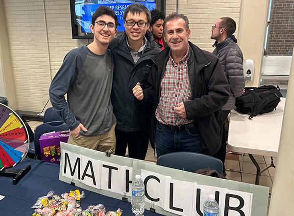 Photo of Hadi Soweidan and faculty advisors. 