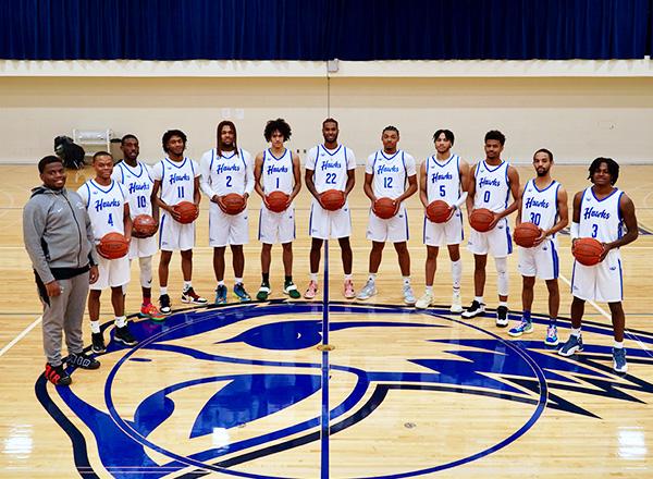 team photo of the HFC men's bball team