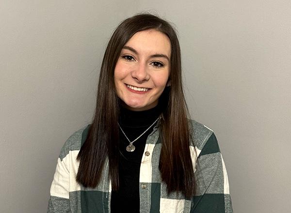 Portrait of Lauren Miller.