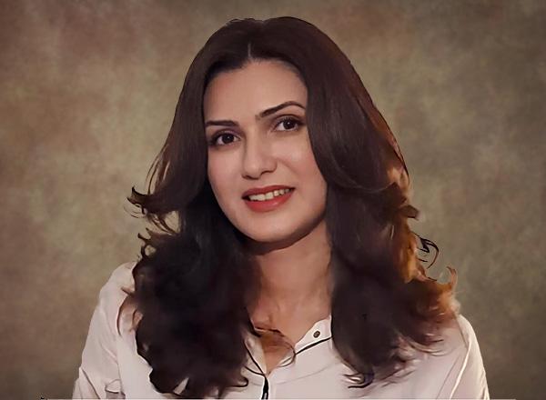 Dr. Tehmina Shehryar headshot