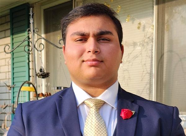 Aadil Saifullah headshot