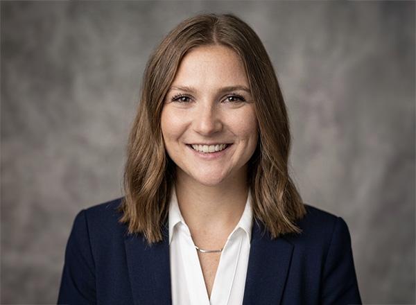 Arielle Bexten headshot